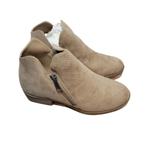 𝅺nwt Size 6 Universal Thread Booties - Picture 2 of 3